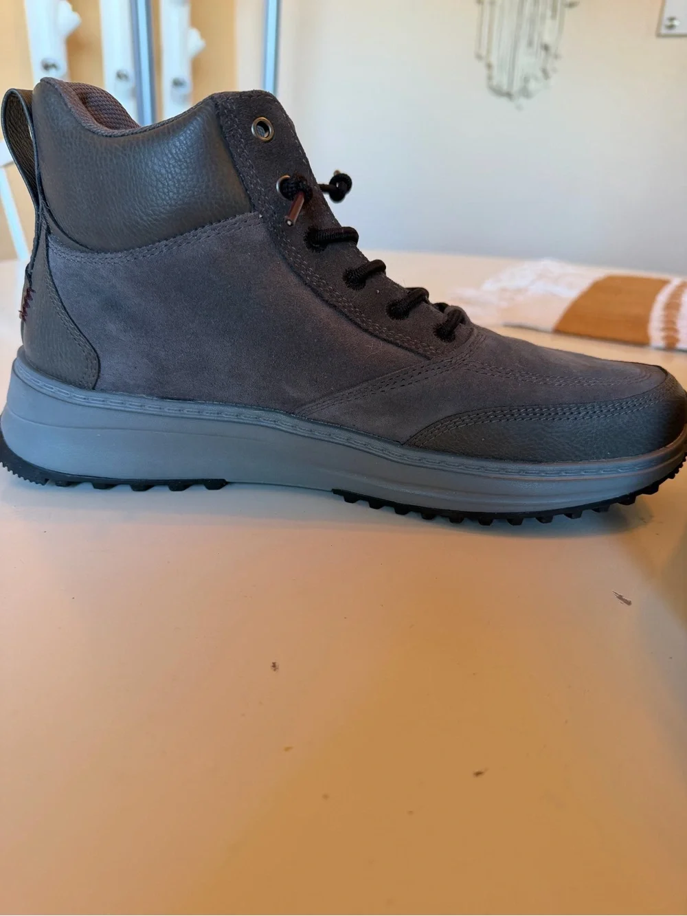 Hey Dude suede chukka